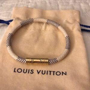 Louis Vuitton azur bracelet